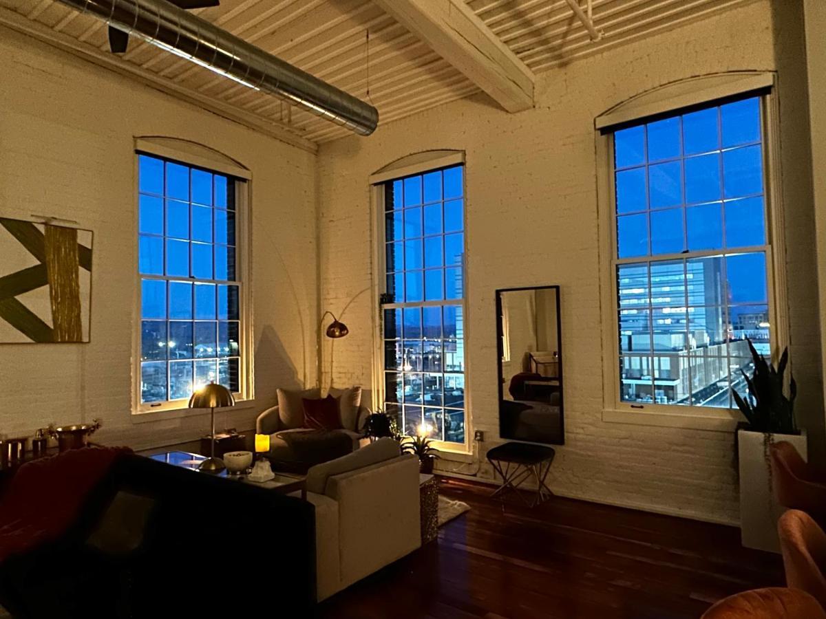 2Br 2Br Le Chateau 505 Lux Penthouse In A Historic Building Apartment Utica Bagian luar foto